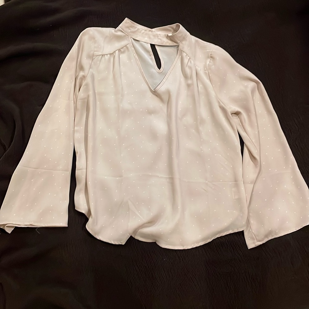 XL Hippie Rose, long sleeve shirt. Pinkish cream with small white dots.